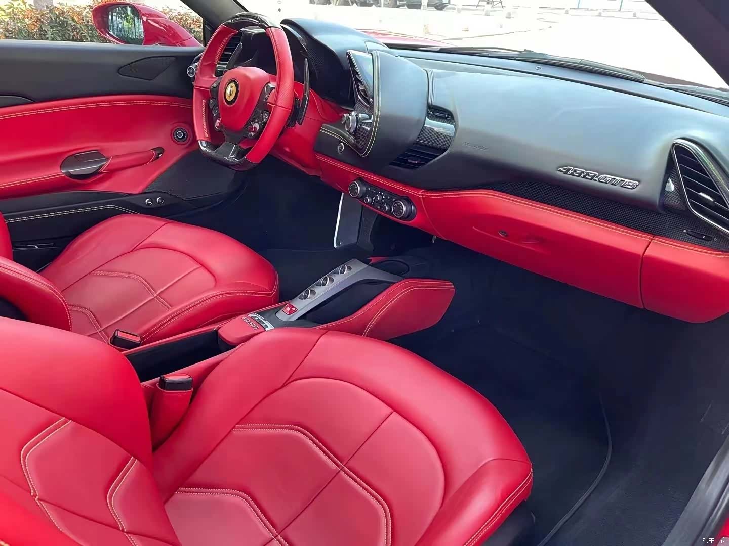 Ferrari 488, 2016 4