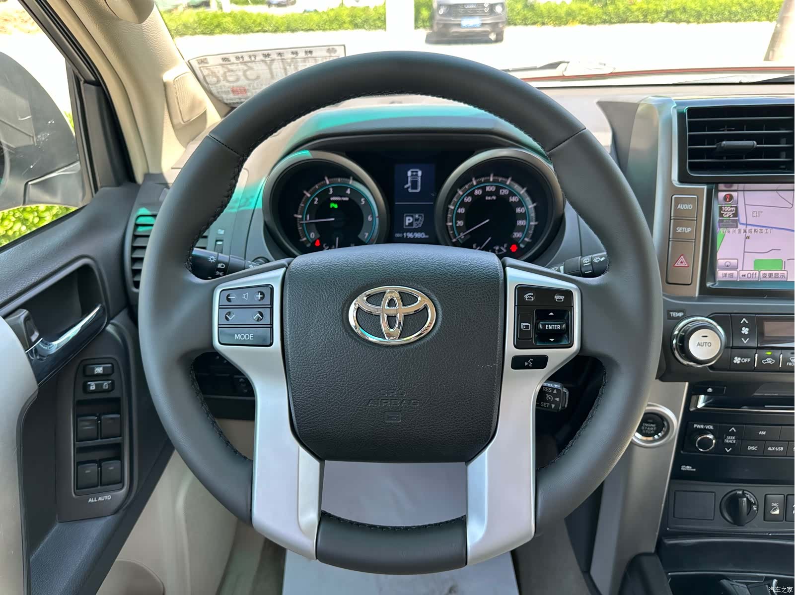 Toyota Prado, 2011 11