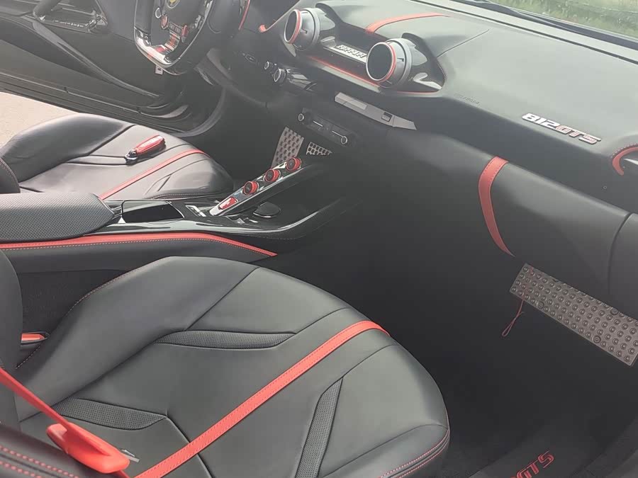 Ferrari 812 2024, фото 10