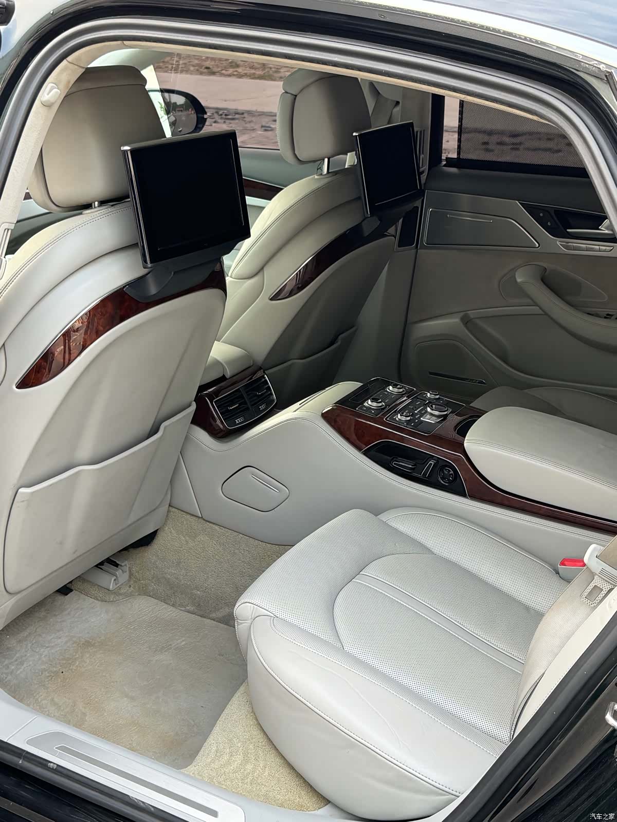 Audi A8L, 2011 6