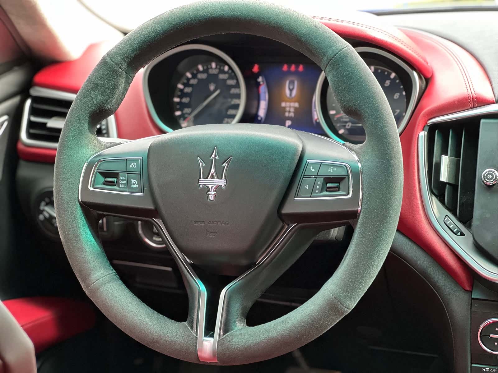 Maserati Ghibli, 2015 9