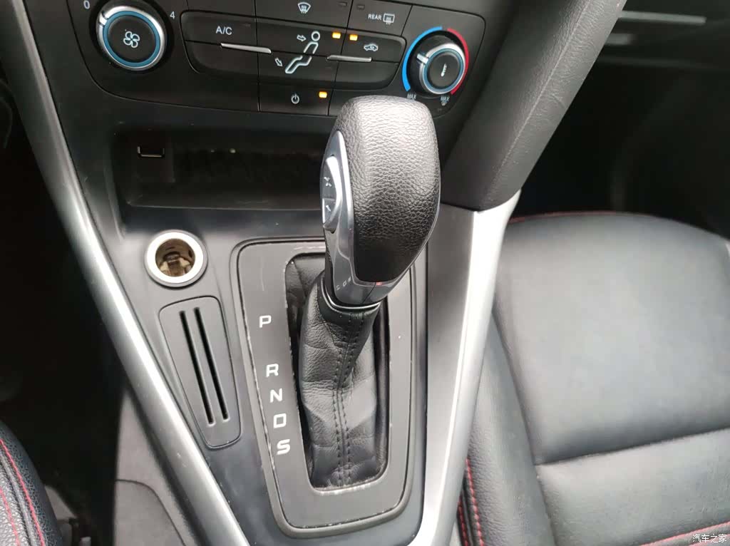 Ford Focus, 2016 10