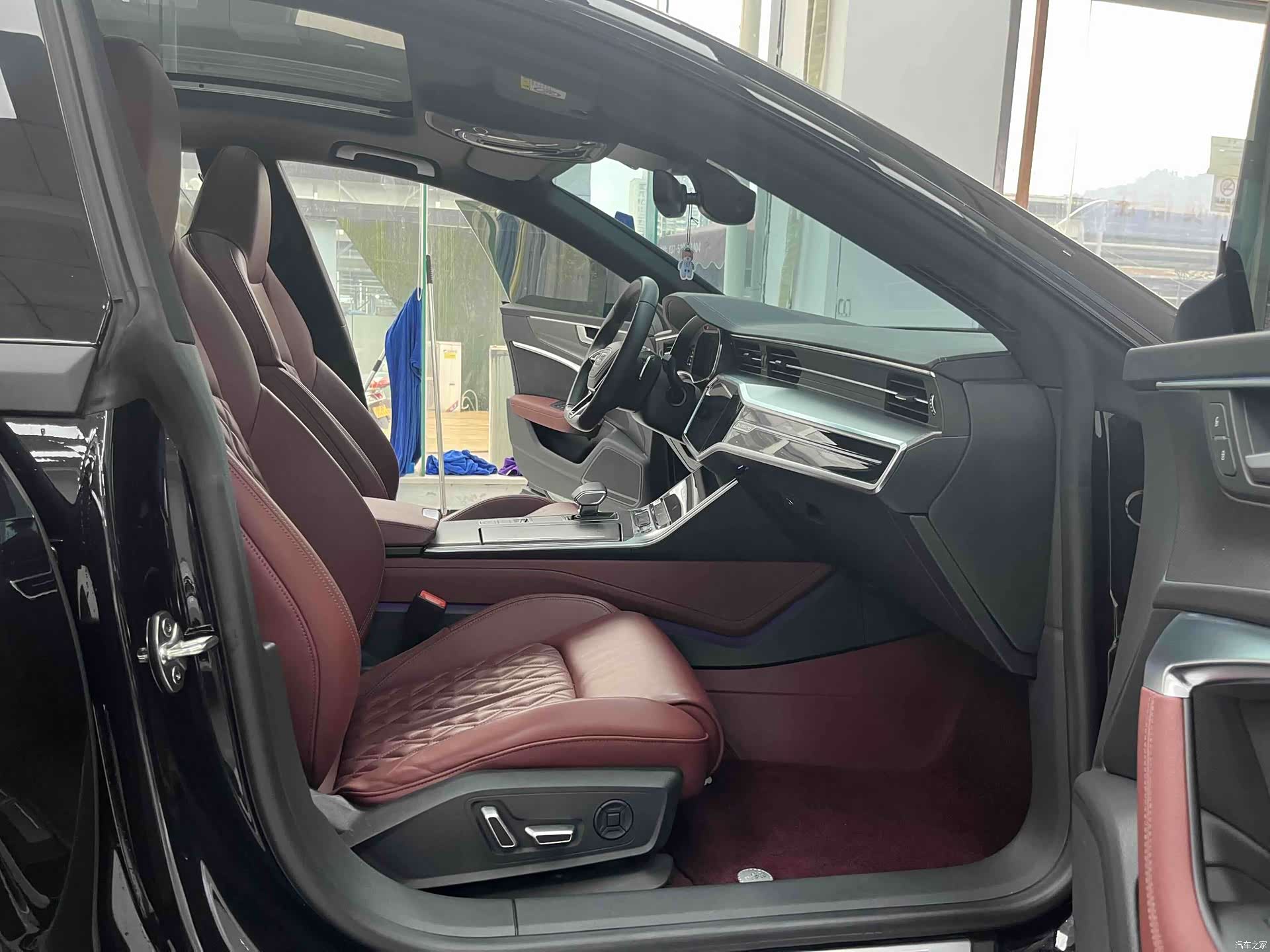 Audi A7L, 2024 12