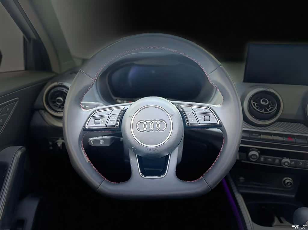 Audi Q2L, 2024 12