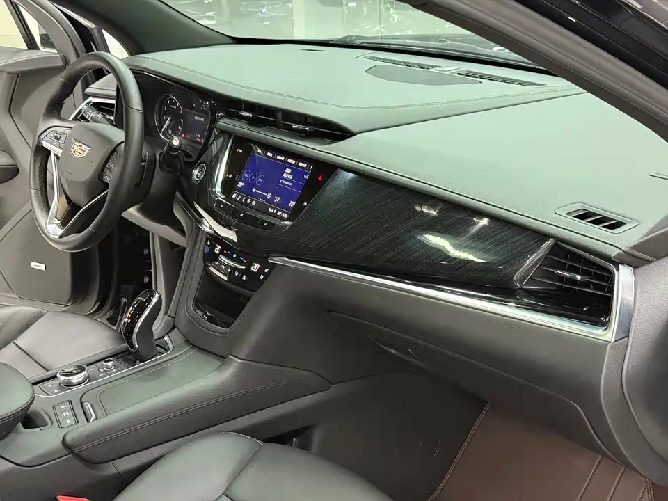 Cadillac XT6