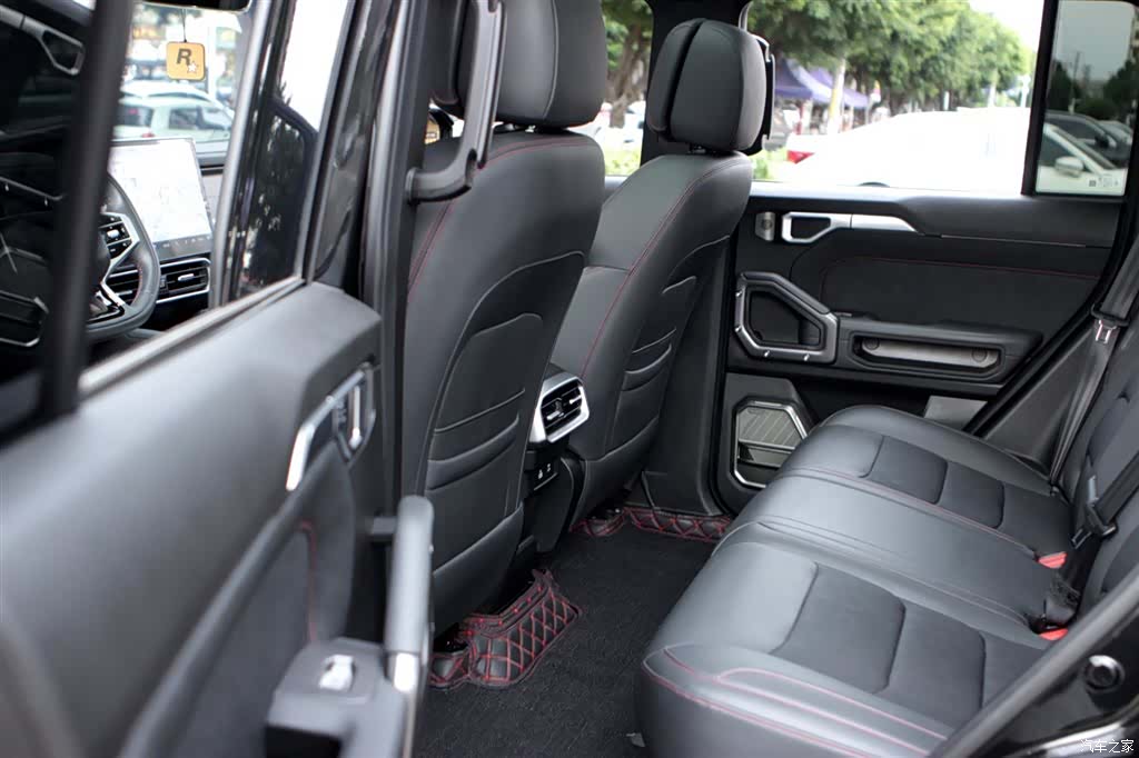 Jetour Traveller, 2025 10