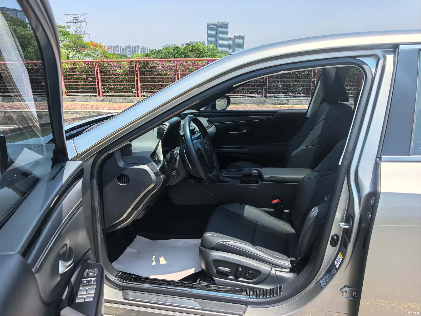 Lexus ES, 2019 4