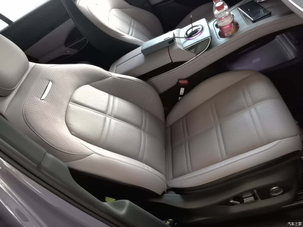 Hongqi 08, 2025 25