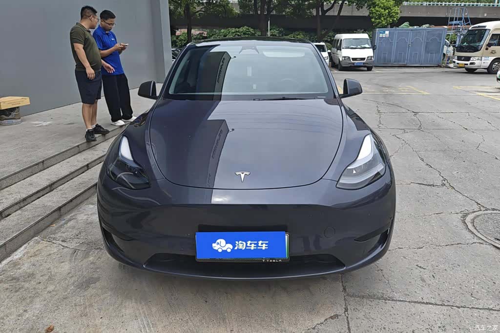 Tesla Model Y, 2023 2