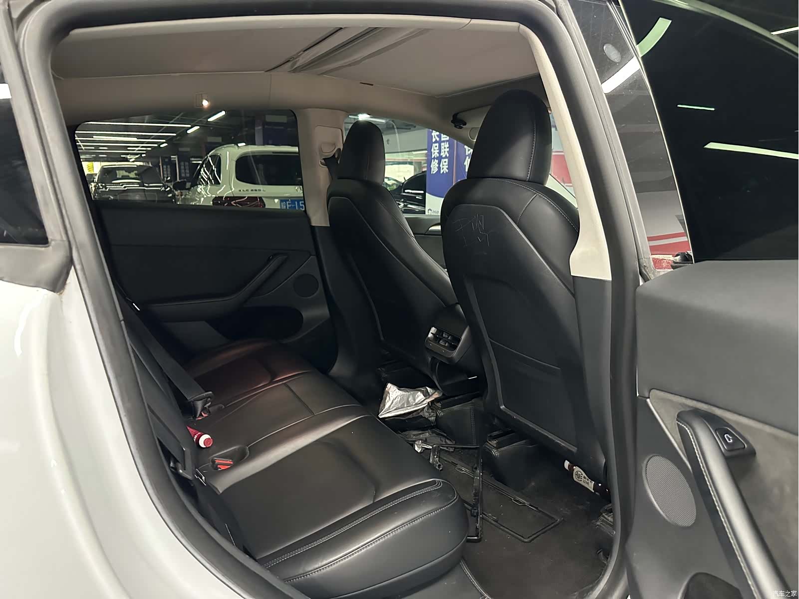 Tesla Model Y, 2022 15