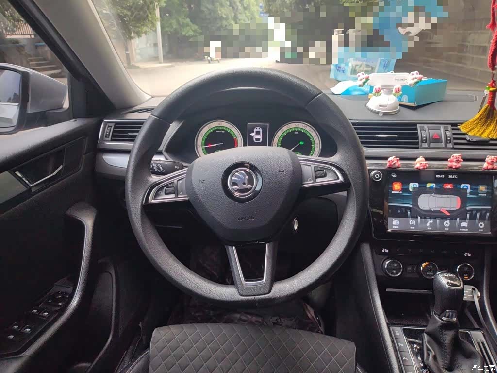 Skoda Superb, 2017 11