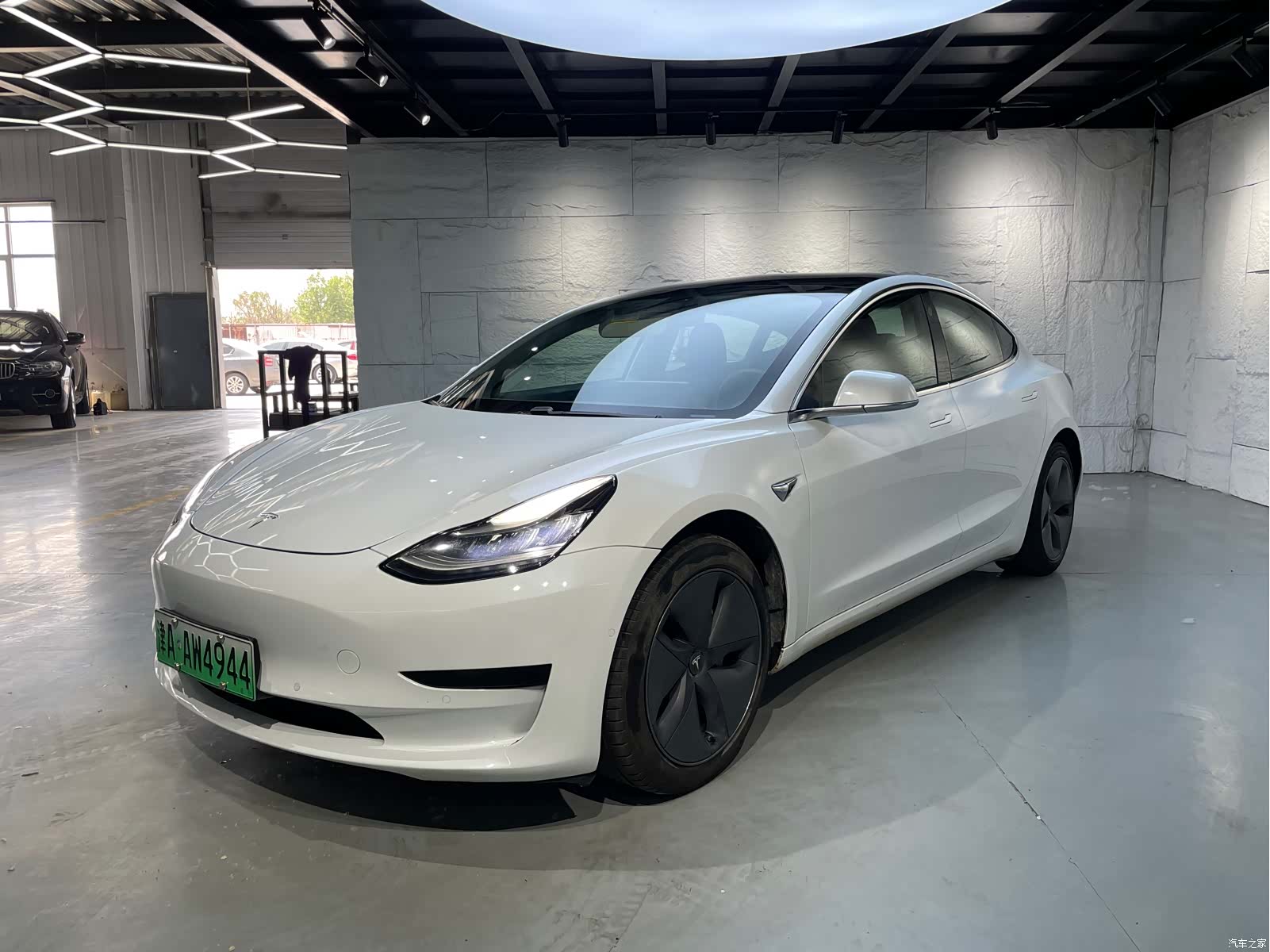 Tesla Model 3, 2019 1