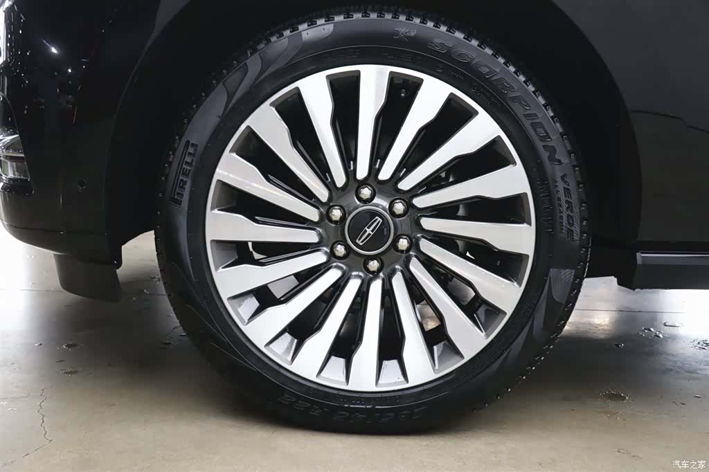 Lincoln Navigator, 2022 32