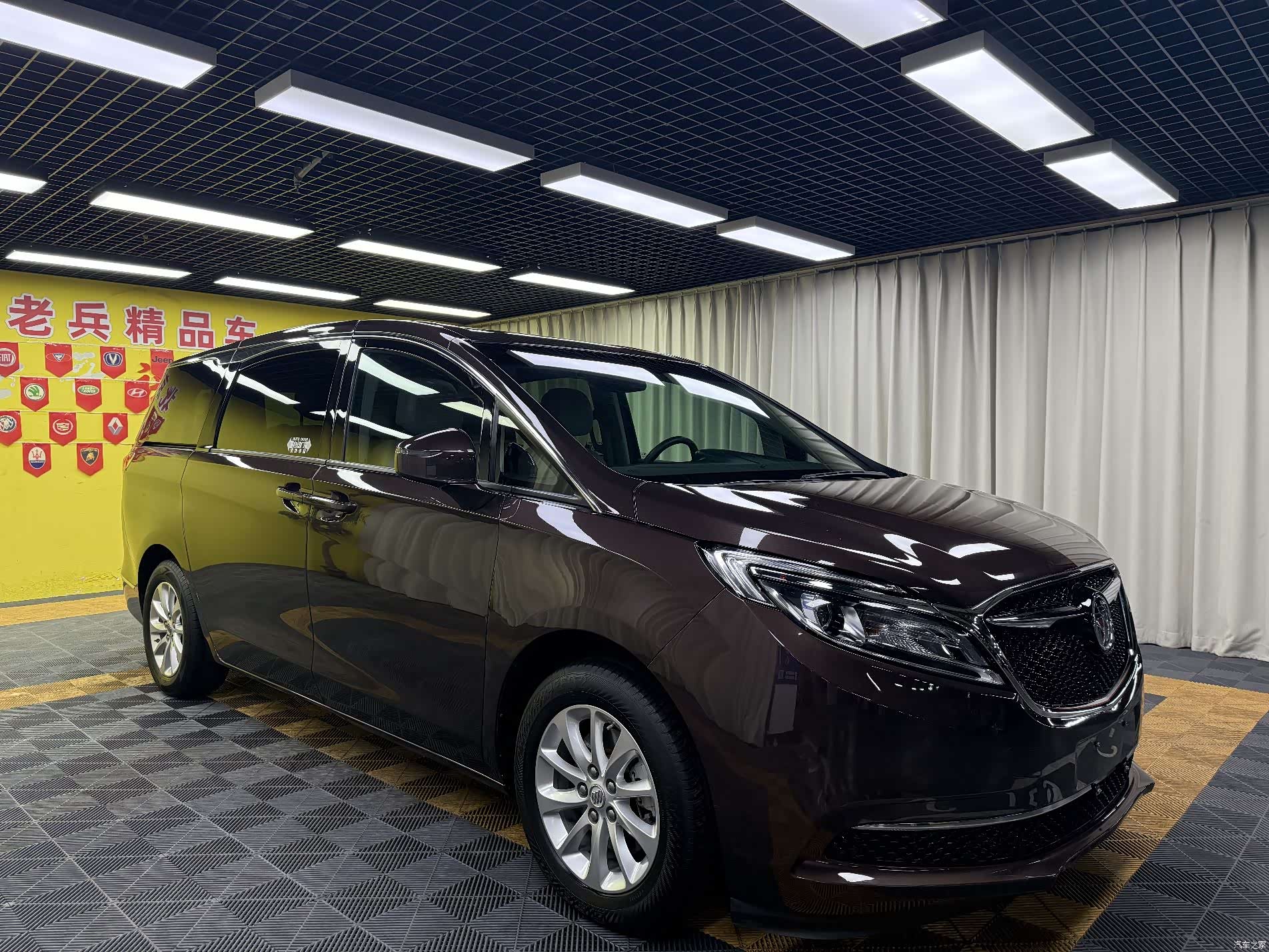 Buick GL8, 2020 3