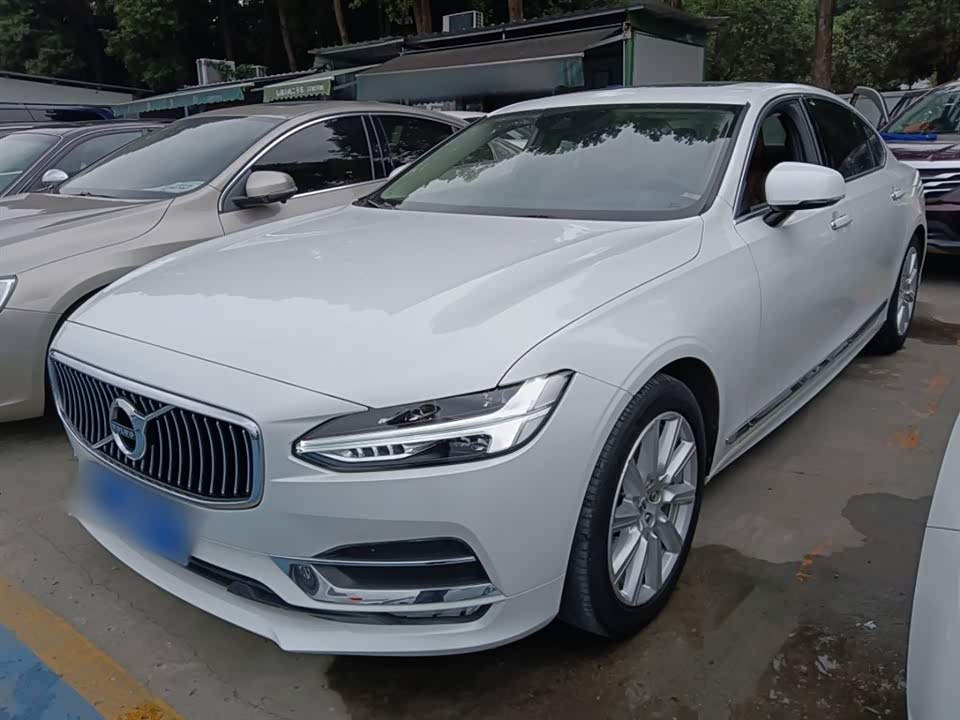 Volvo S90