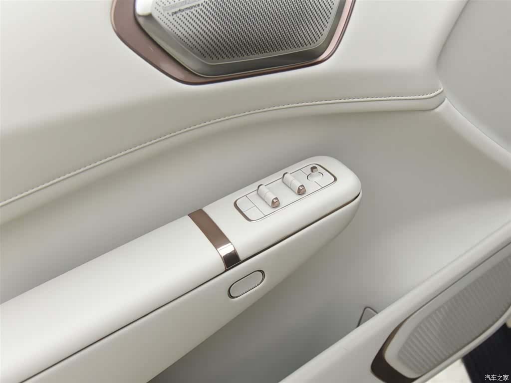 Lynk & Co 02, 2025 8