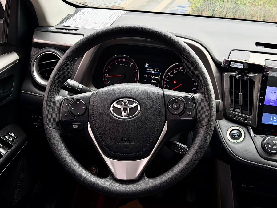 Toyota RAV4 2019, фото 10