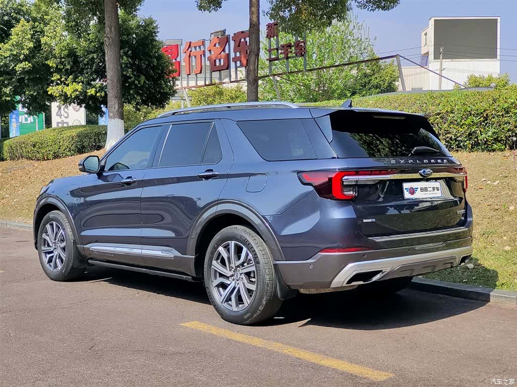 Ford Explorer, 2023 4