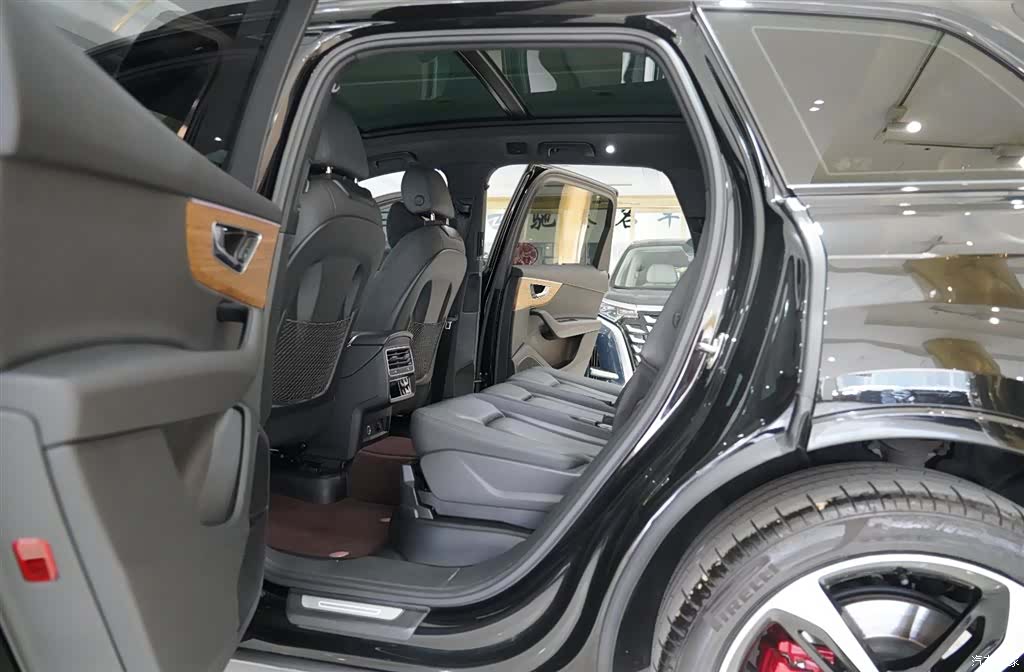 Audi Q7, 2022 6