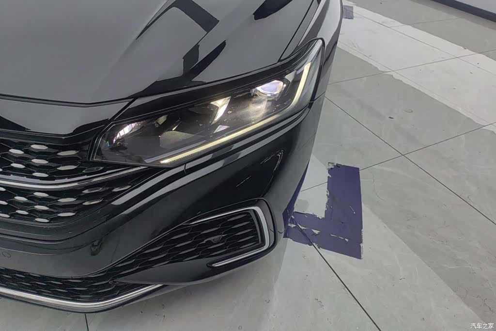 Volkswagen Passat, 2023 все фото