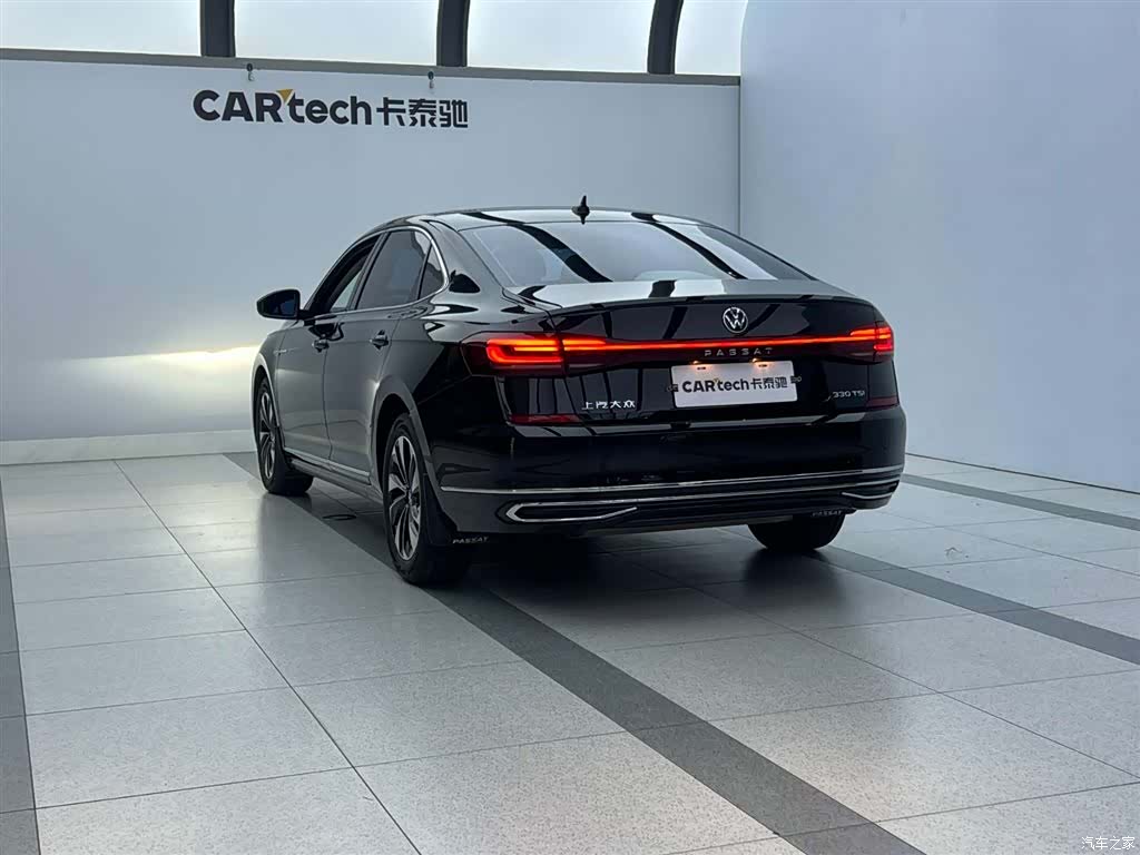 Volkswagen Passat, 2023 все фото