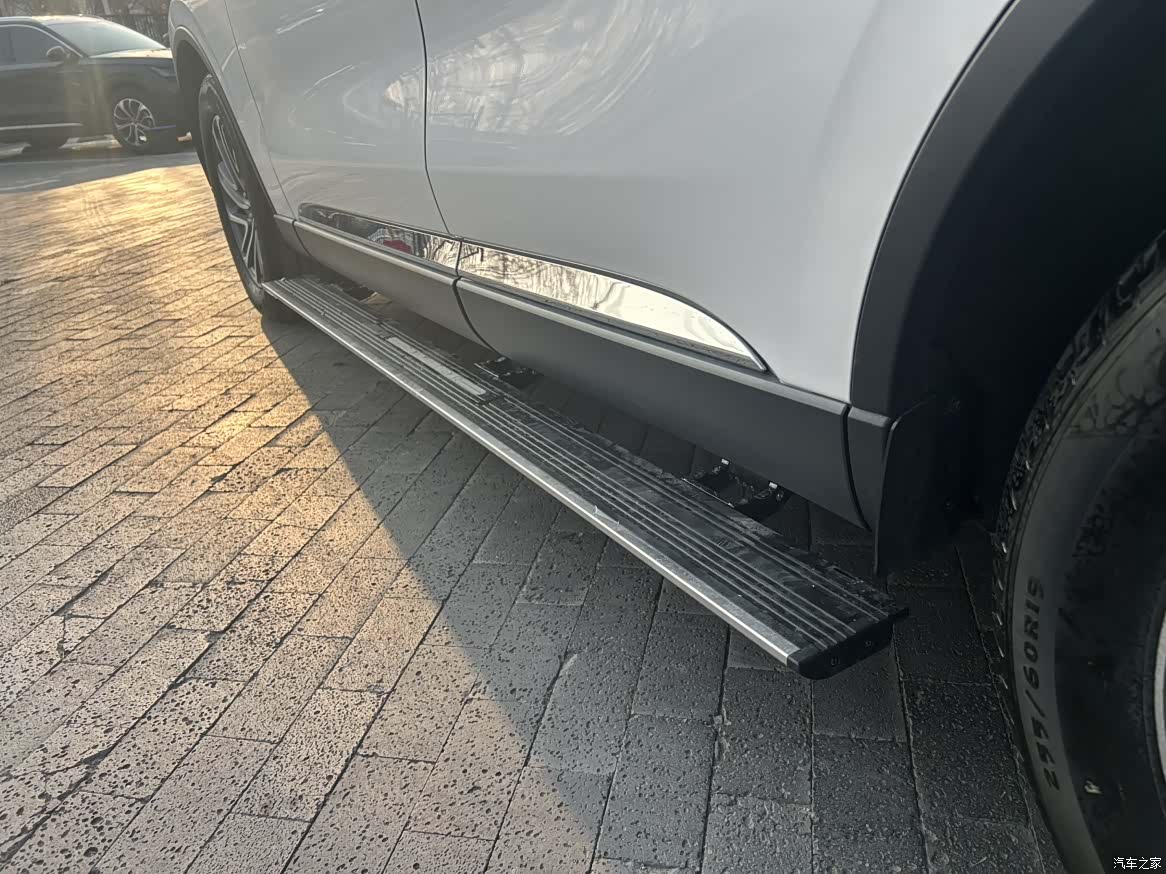 Lincoln Aviator, 2025 10