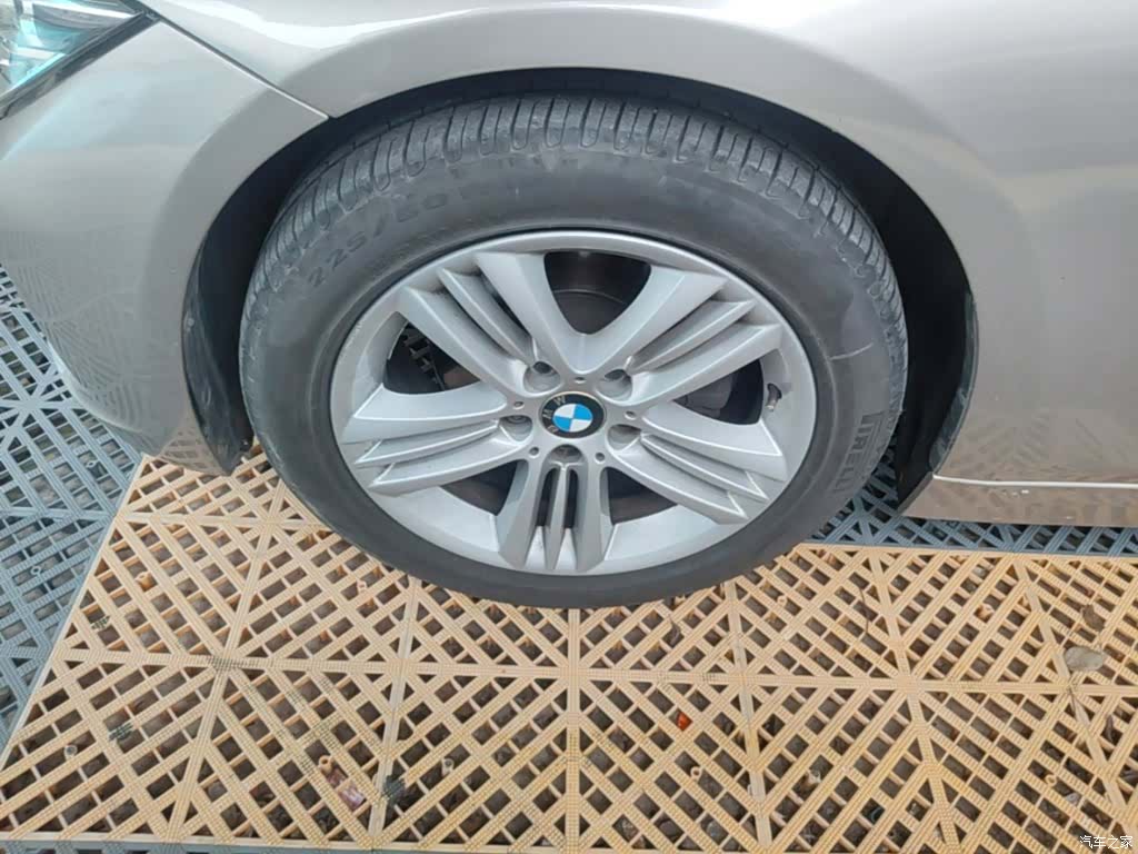 BMW 3 Series, 2016 23