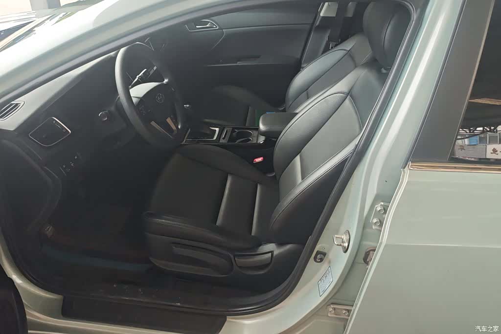 Hyundai GLS, 2016 9