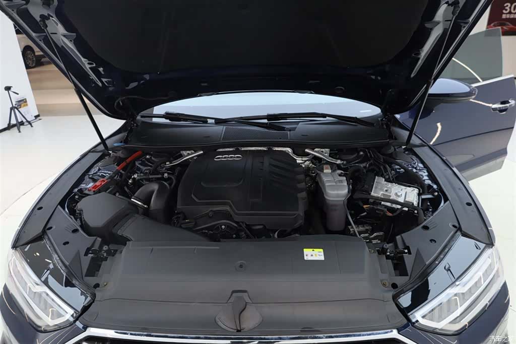Audi A7L, 2024 12