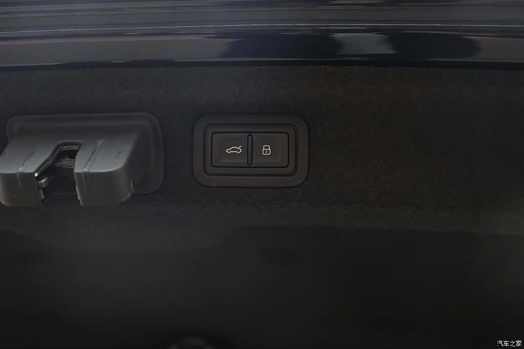 Audi A7L, 2024 15