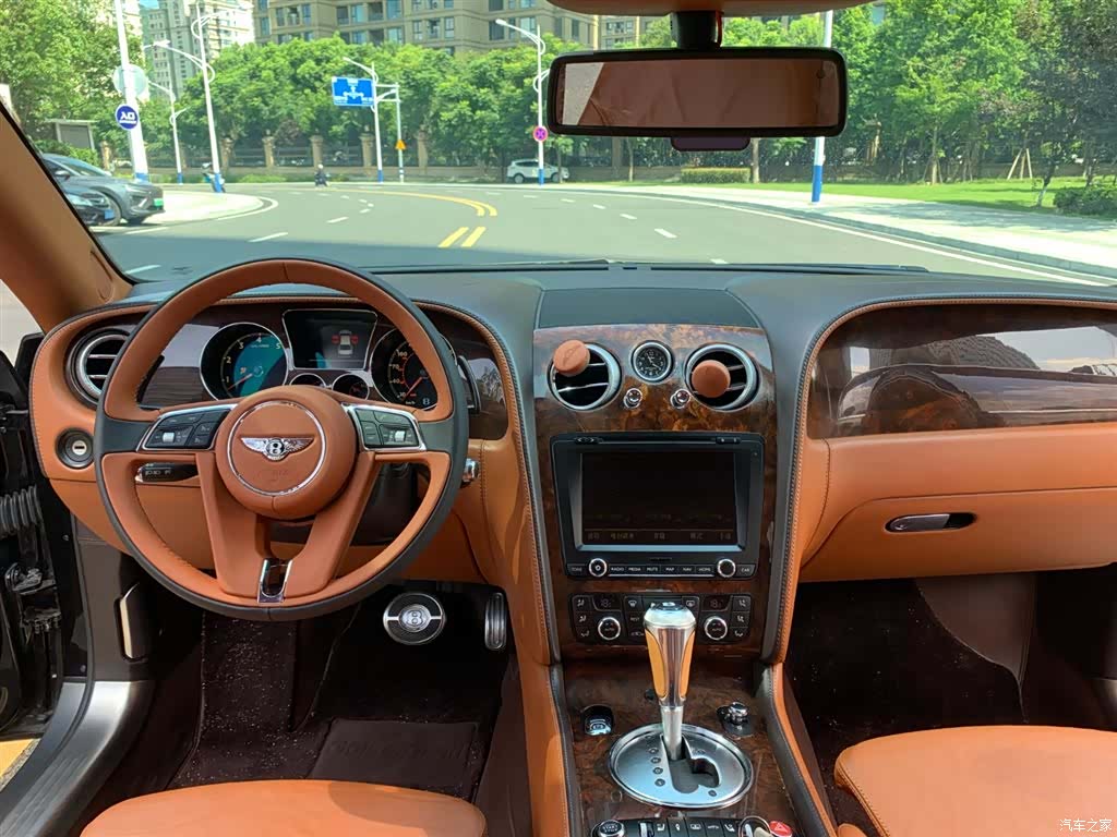 Bentley Flying Spur, 2012 11