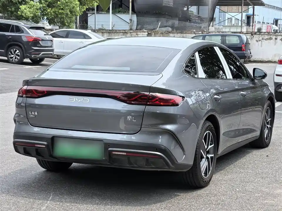 BYD Qin L BYD Qin L