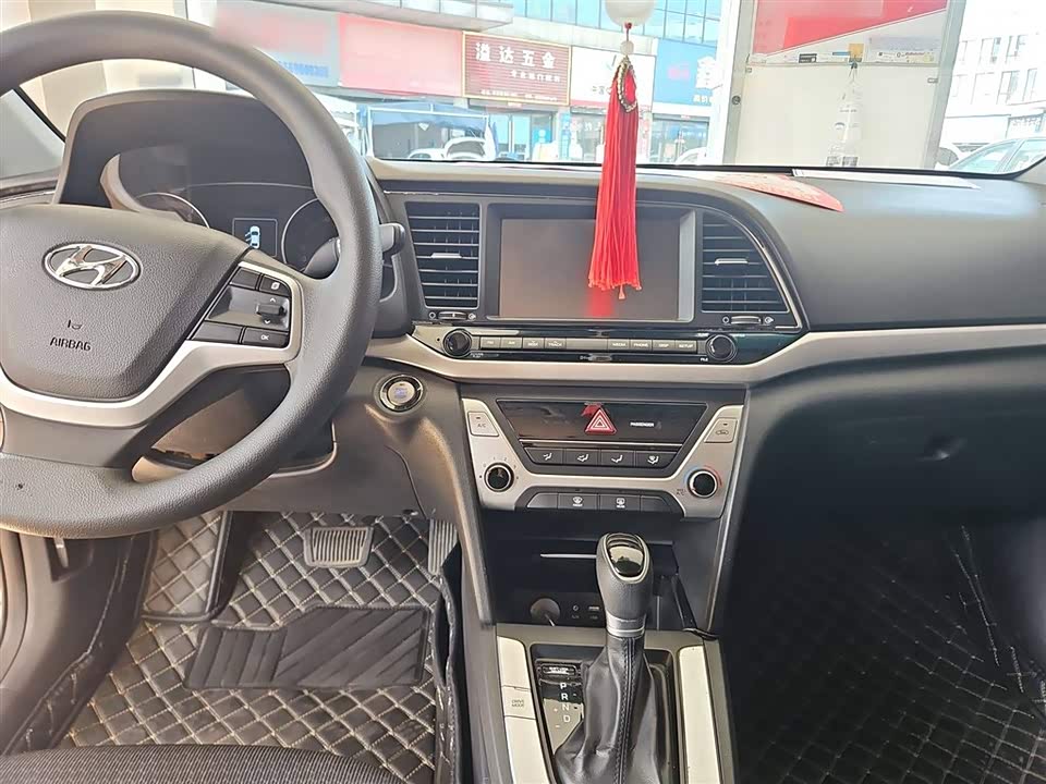 Hyundai Lead Hyundai Lead