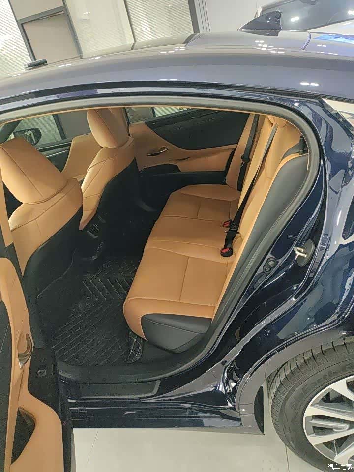 Lexus ES, 2024 7