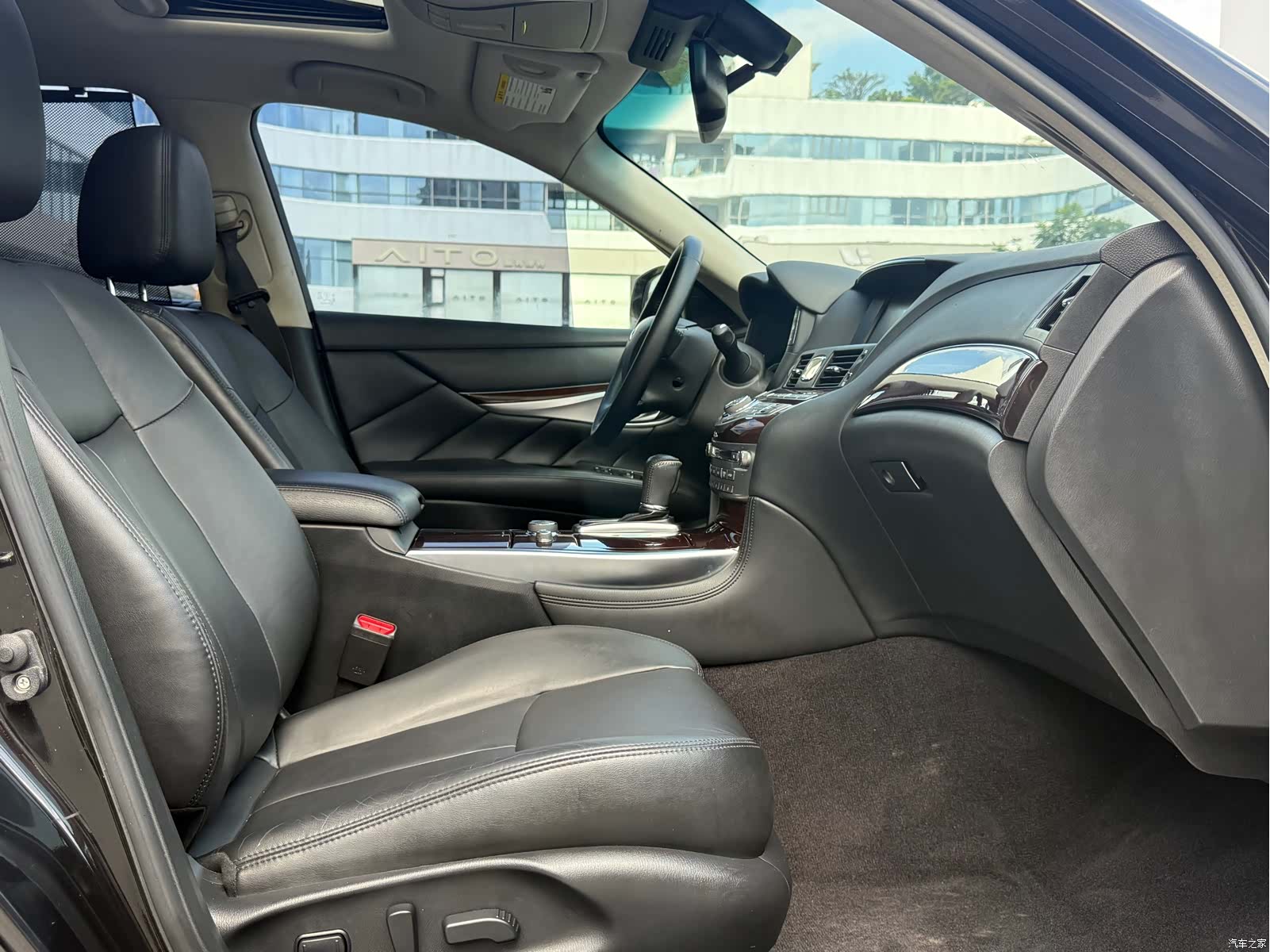 Infiniti Q70, 2015 14