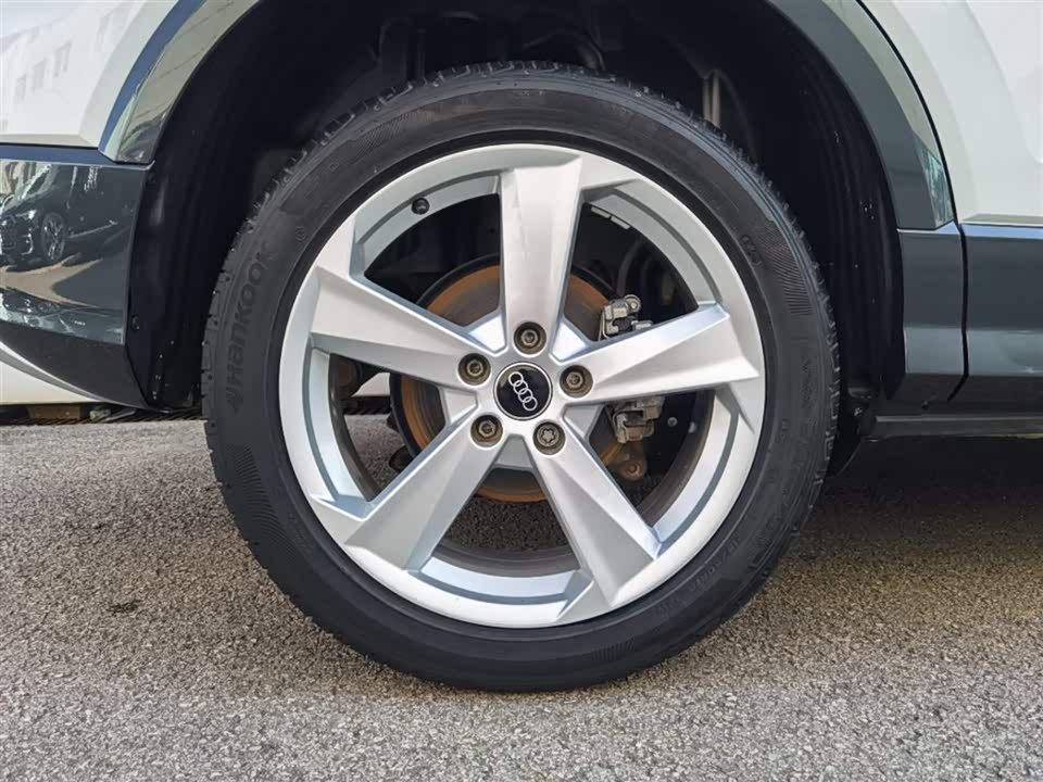 Audi Q2L Audi Q2L