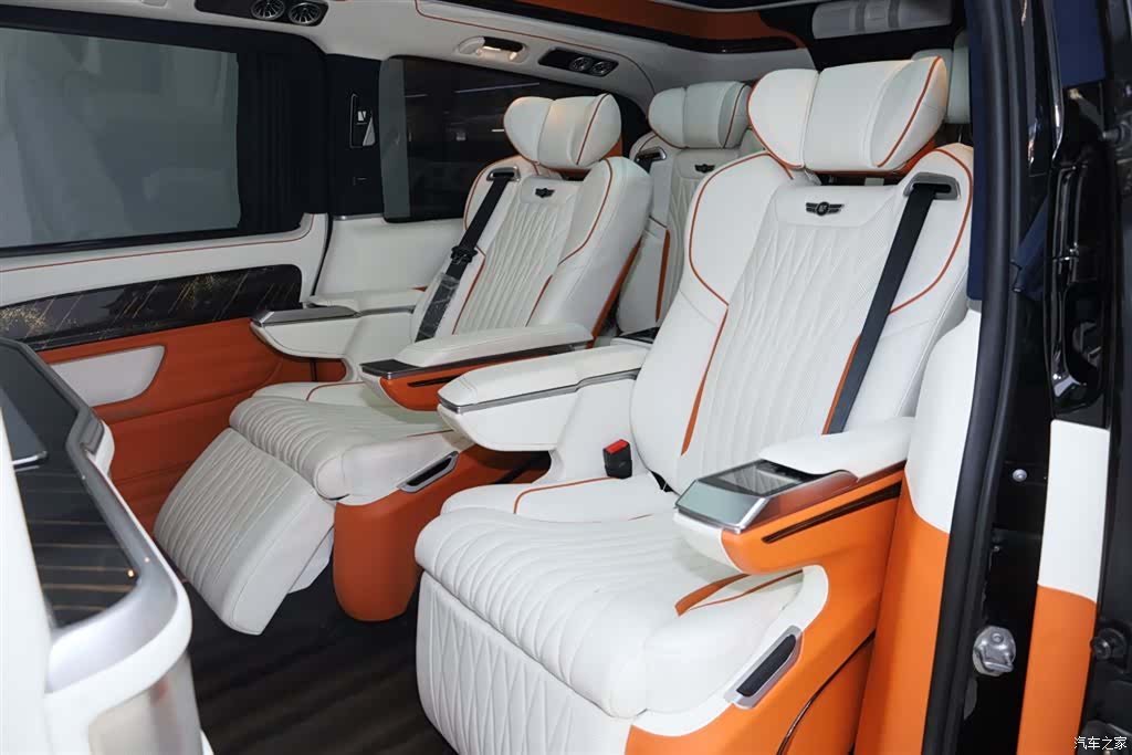 Mercedes-Benz 7, 2021 28