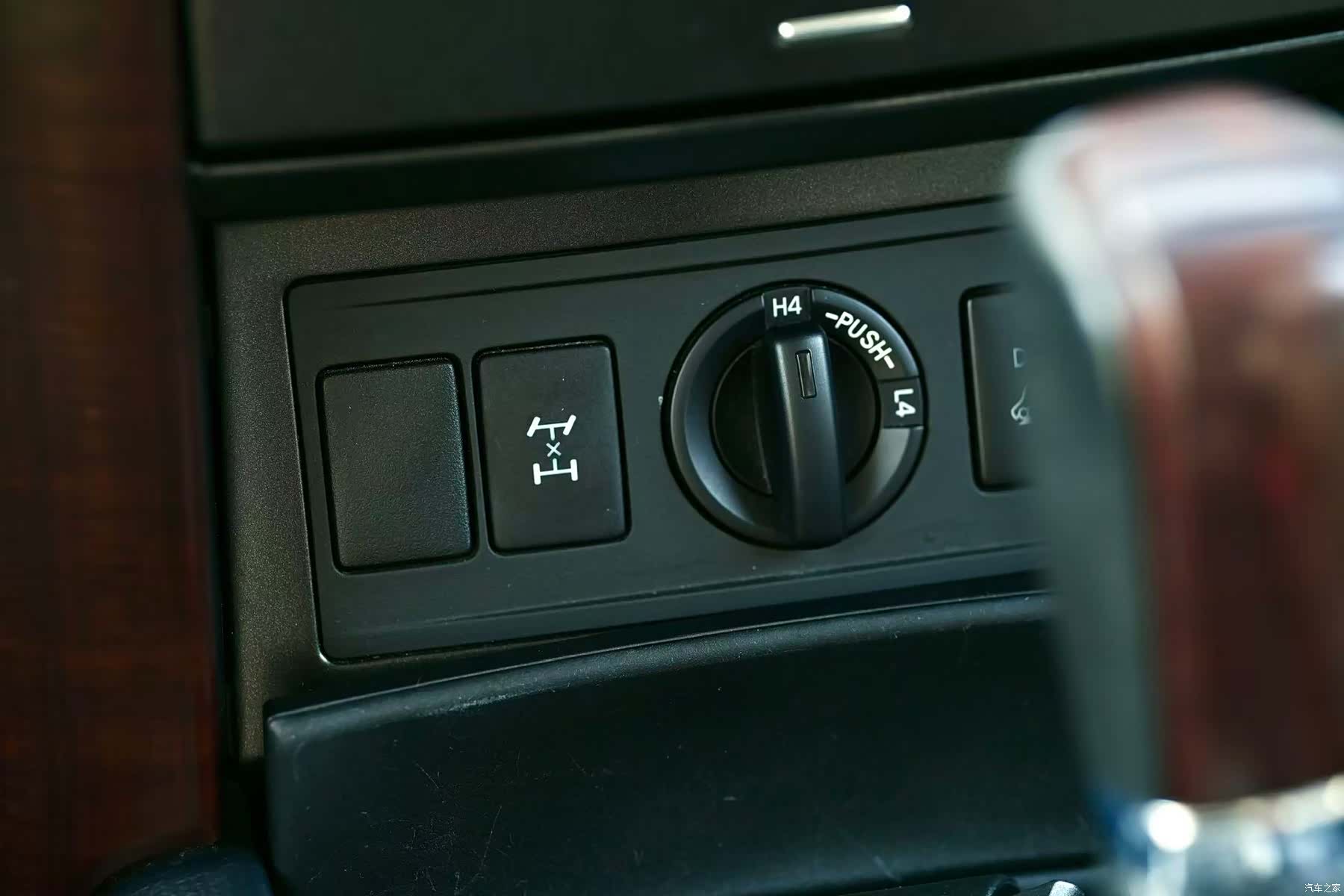 Toyota Prado, 2016 17