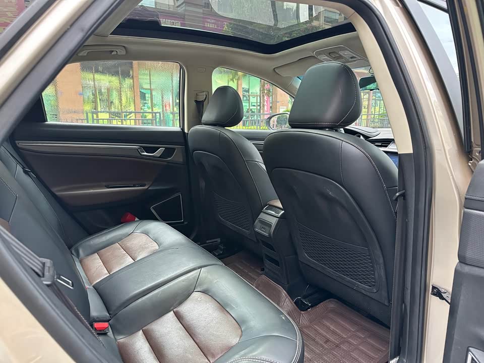 Geely Emgrand GS