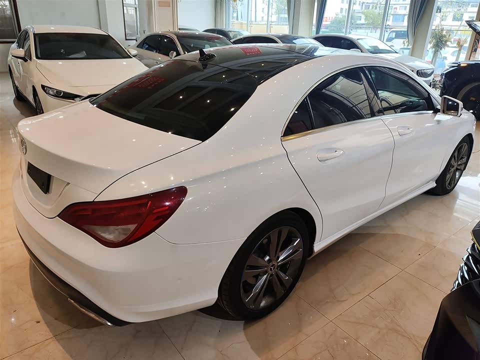 Mercedes-Benz CLA