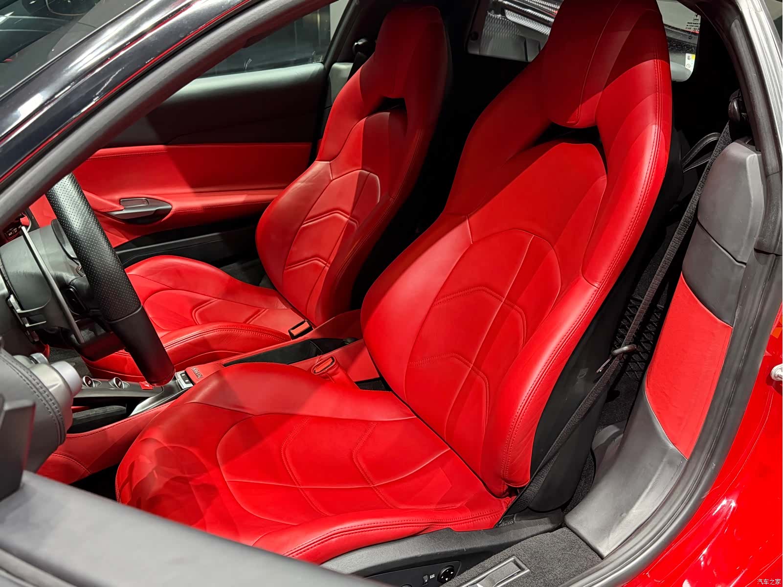 Ferrari 488, 2016 3