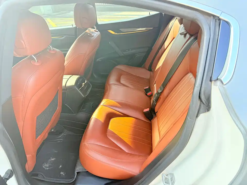 Maserati Ghibli Maserati Ghibli