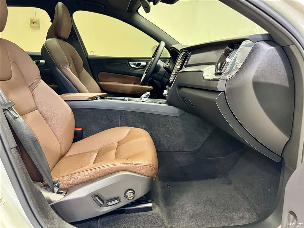Volvo XC60, 2025 19