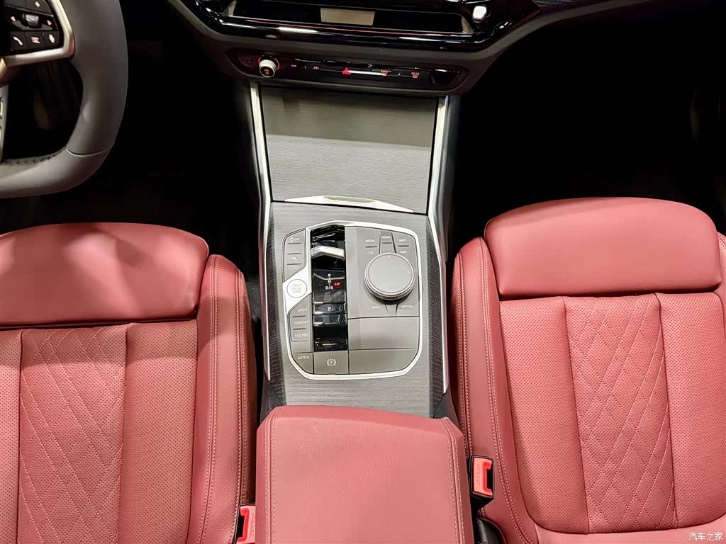 BMW 3 Series, 2025 22
