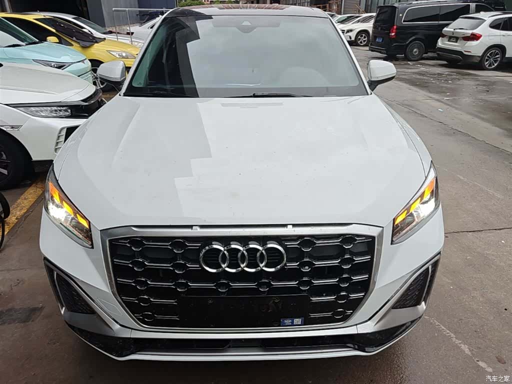 Audi Q2L, 2023 3