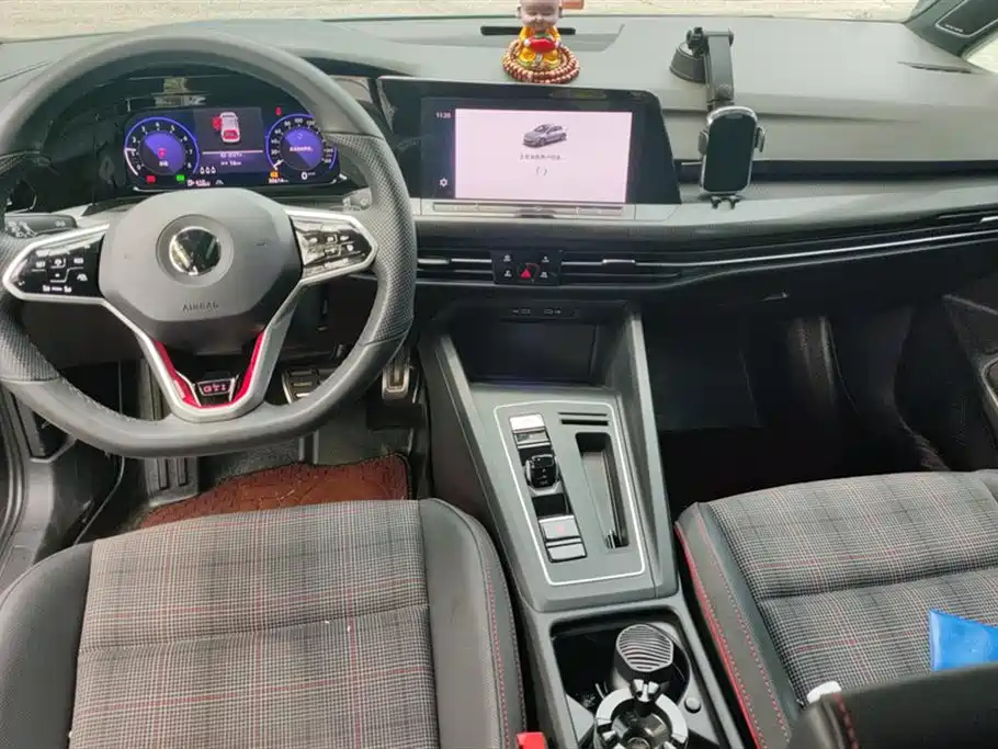 Volkswagen Golf GTI