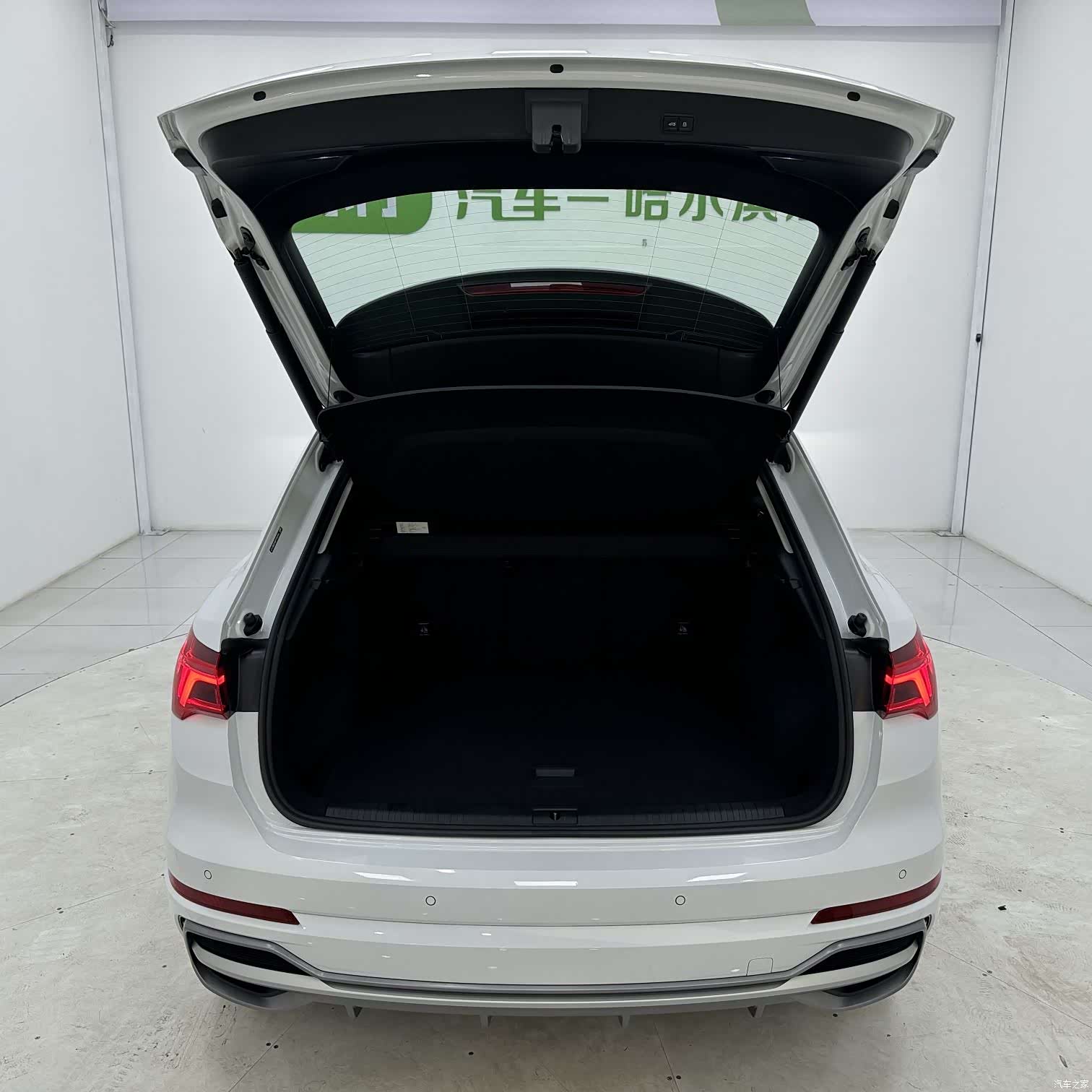 Audi Q3, 2023 16