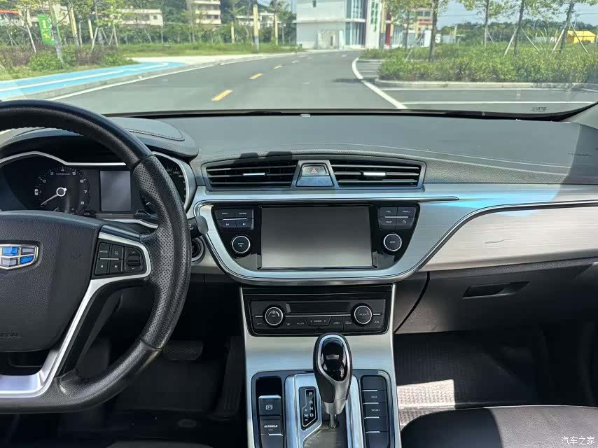 Geely Emgrand, 2017 13