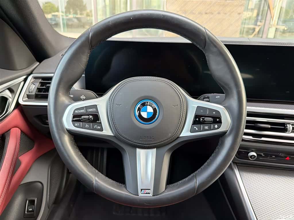 BMW i4, 2025 12