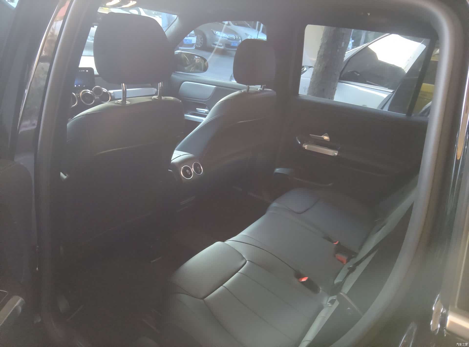 Mercedes-Benz GLB, 2022 все фото